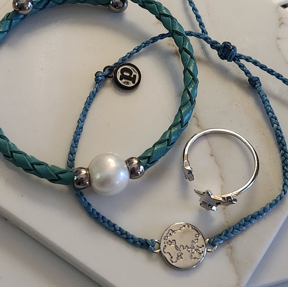 2 bracelets and 1 ring , genuine cultured pearl and sterling silver detail - Picture 1 of 7